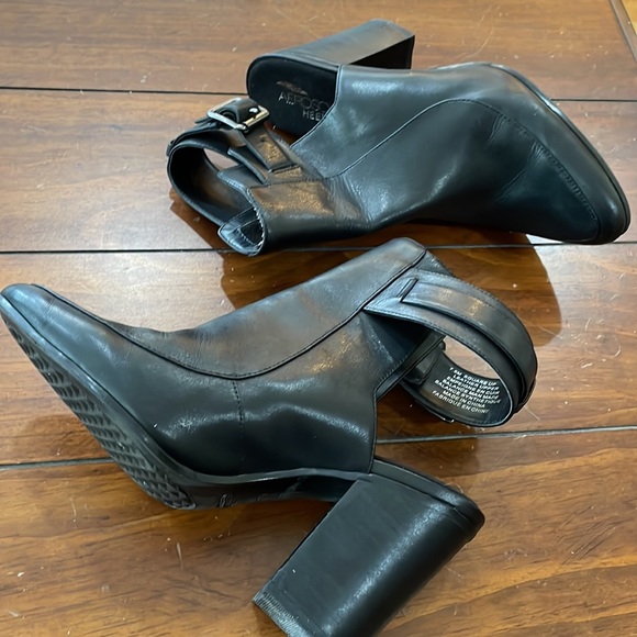 Aerosoles black leather heels (sz 7 1/2) - Picture 2 of 14